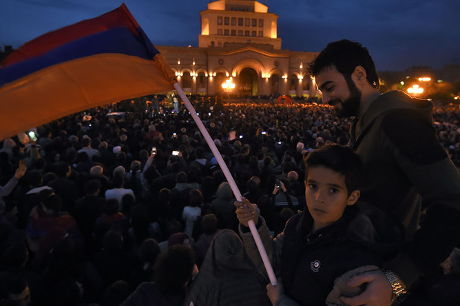 Акция протеста на площади Республики в Ереване, 20 апреля 2018 года