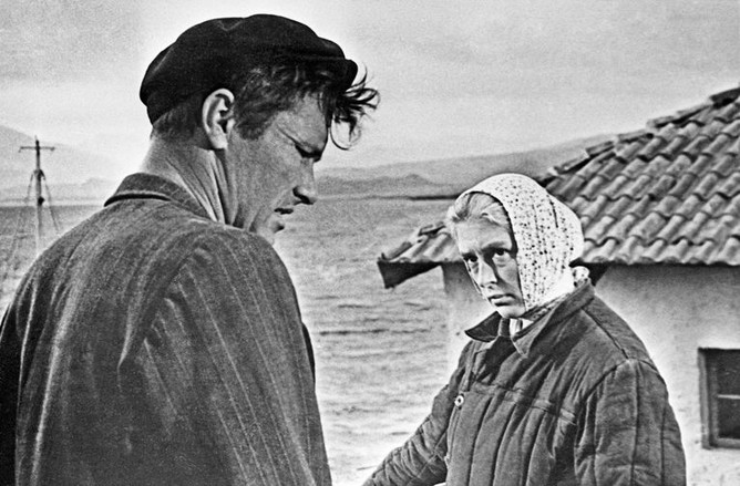 Лидия Федосеева и Василий Шукшин в фильме «Мальчик у моря», 1964 год