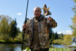 Владимир Путин во время рыбалки в тайге, сентябрь 2021 года