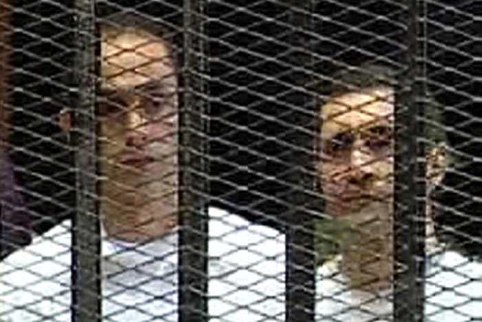 Сыновья Мубарака Гамаль и Аля обвиняются так же, как и их отец обвиняются в&nbsp;коррупции.