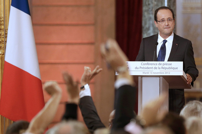 Президент Франции Олланд признал коалицию оппозиции законным правительством Сирии