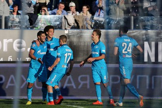 Футболисты «Зенита» празднуют второй гол