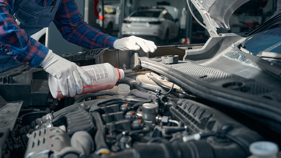 Названы 7 опасностей старого антифриза для автомобиля