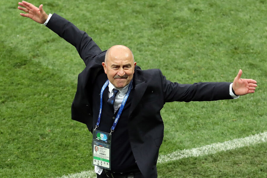 Главный тренер сборной России Станислав Черчесов на&nbsp;матче 1/8 финала чемпионата мира по&nbsp;футболу &mdash; 2018&nbsp;между&nbsp;сборными командами Испании и России, 1&nbsp;июля 2018&nbsp;года