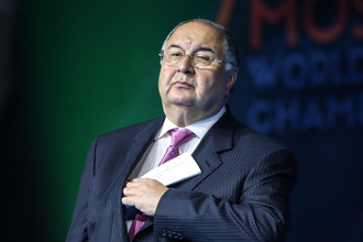 Алишер Усманов во время чемпионата мира по фехтованию