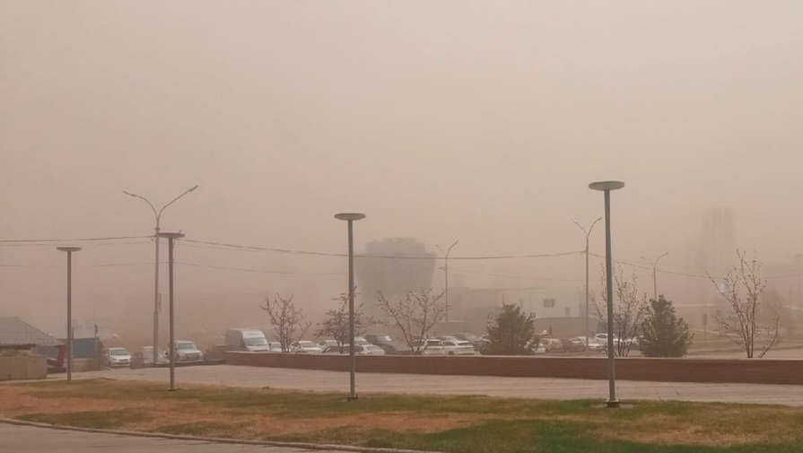 В Иркутске началась сильная песчаная буря