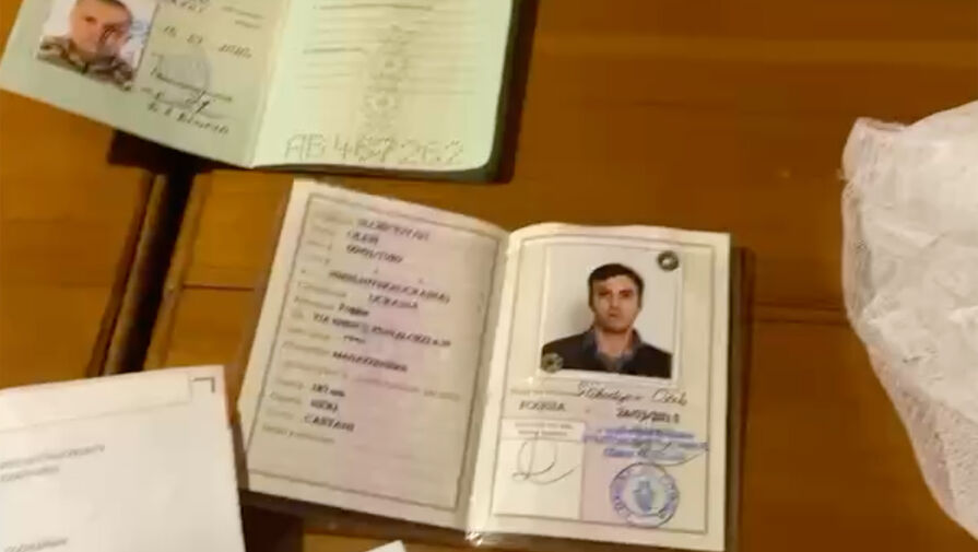 Кадыров показал паспорт гражданина Италии, найденный среди вещей, брошенных ВСУ