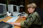 На командном пункте одного из радиотехнических батальонов 1-й армии ПВО/ПРО ОН. На снимке - планшетист отделения планшетистов Марина Воронова.