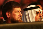 Глава Чеченской Республики Рамзан Кадыров и шейх Нахайян бен Мубарак Аль Нахайян смотрят бой