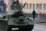 Советский танк Т-34 во время репетиции парада Победы в Екатеринбурге, 14 апреля 2020 года