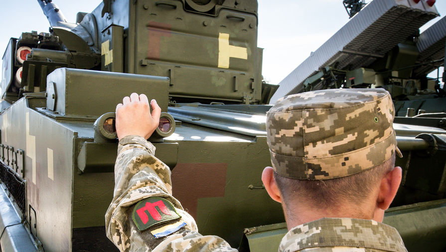 В ЛНР заявили о размещении украинской бронетехники в Донбассе