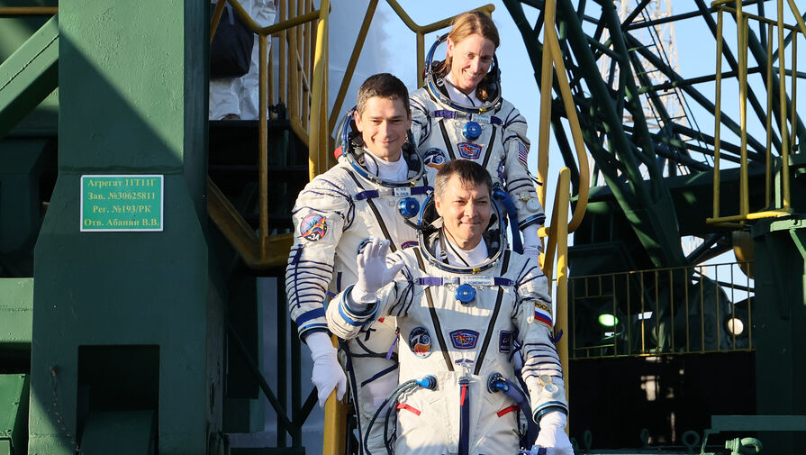 Космонавты РФ вышли в открытый космос отключить неисправный радиатор
