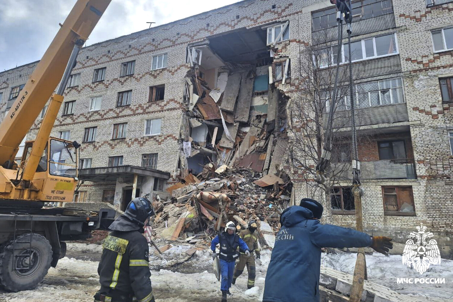 Жильцы дома в Печоре, где обрушился подъезд, получат компенсации -  Газета.Ru | Новости