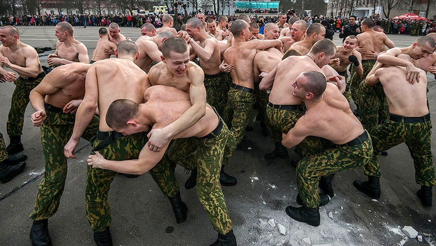 Военнослужащие бригады спецназначения внутренних войск Белоруссии на мероприятии в Минске