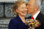 Хиллари Клинтон и Шимон Перес, 2009 год