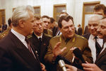 Президент Украины Леонид Кравчук и главнокомандующий вооруженными силами СНГ Евгений Шапошников во время встречи глав государств СНГ в Минске, 1992 год