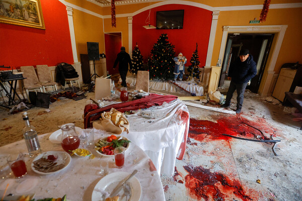 Последствия обстрела ресторана &laquo;Шеш-Беш&raquo; в&nbsp;Ленинском районе Донецка, 22&nbsp;декабря 2022&nbsp;года