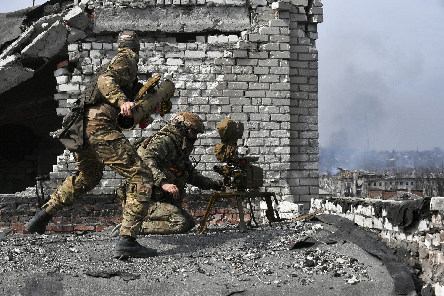 Получили боевое распоряжение». ЧВК «Вагнер» остается в Бахмуте - Газета.Ru