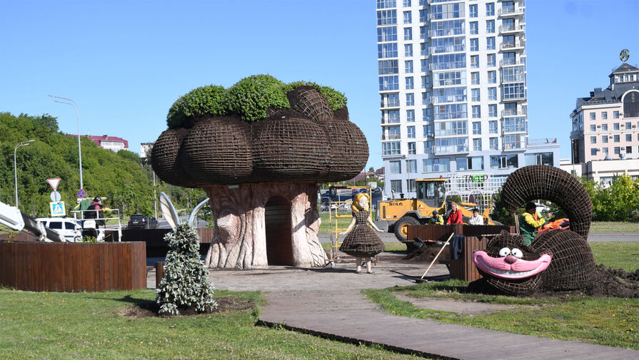 В Казани приcтупили к цветочному оформлению улиц