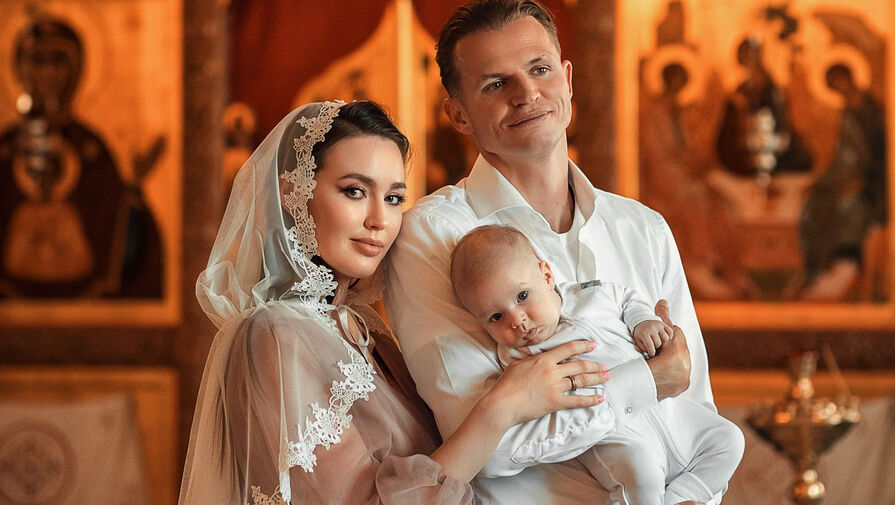 Дмитрий Тарасов крестил сына