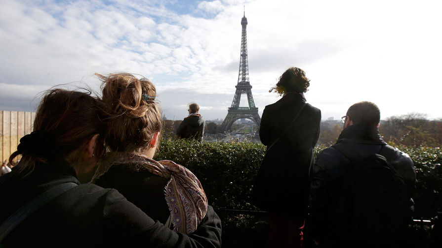 Минута молчания в&nbsp;память жертв терактов во Франции
