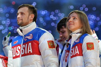 Олимпийский чемпион соревнований по скелетону Александр Третьяков и бронзовый призер соревнований по скелетону Елена Никитина