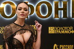 Яна Кошкина на XXV церемонии вручения национальной музыкальной премии «Золотой Граммофон» на стадионе «ВТБ Арена» — Центральный стадион «Динамо» в Москве, 2020 год