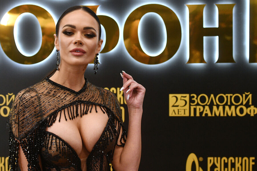 Яна Кошкина на&nbsp;XXV церемонии вручения национальной музыкальной премии &laquo;Золотой Граммофон&raquo; на&nbsp;стадионе &laquo;ВТБ Арена&raquo; &mdash; Центральный стадион &laquo;Динамо&raquo; в&nbsp;Москве, 2020&nbsp;год