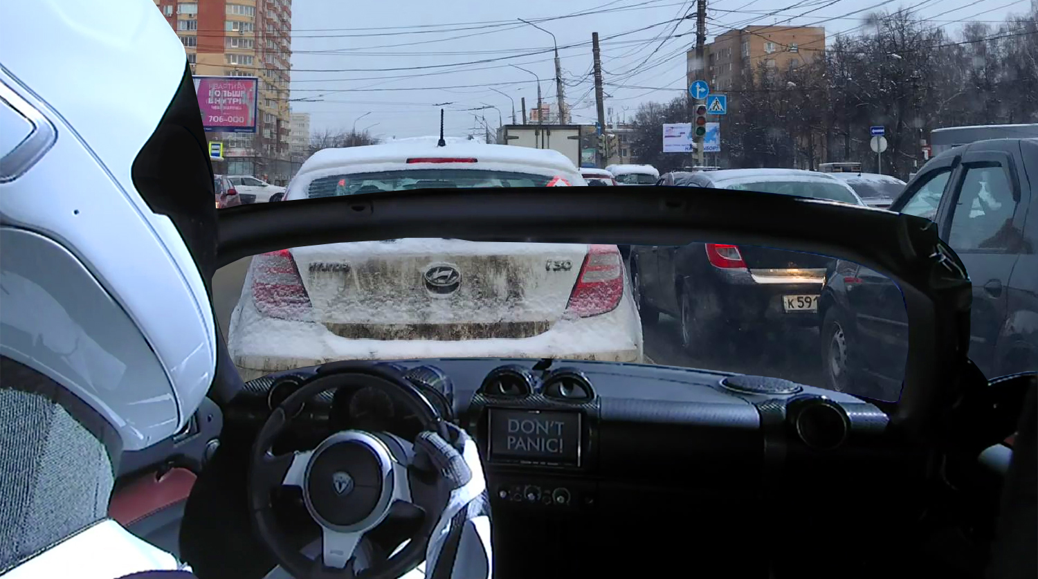 Tesla Roadster Илона Маска в московской пробке (коллаж)