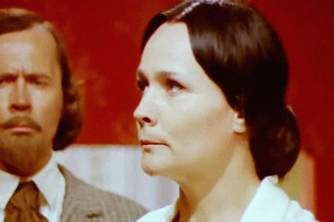 Зинаида Славина в фильме «Бой на перекрестке» (1982)