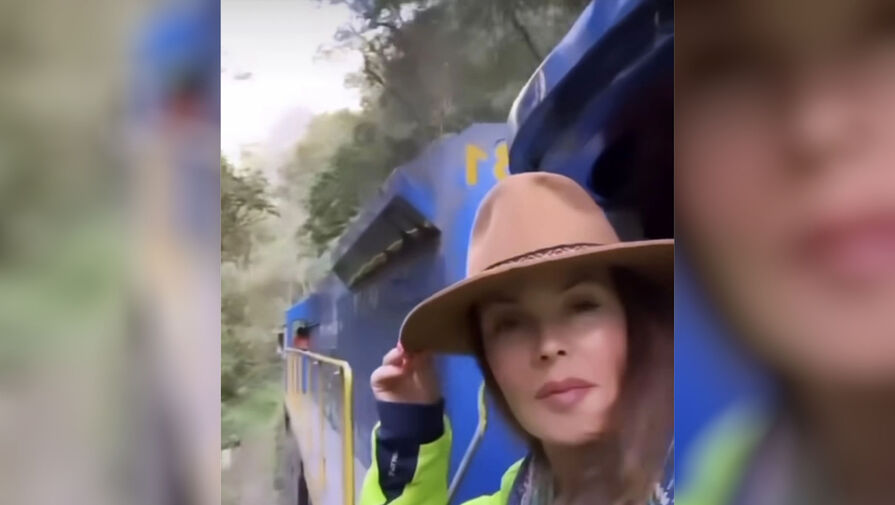 Екатерина Андреева испугала фанатов опасной ездой на поезде