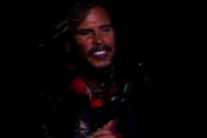 Вокалист Aerosmith Стивен Тайлер на концерте в Москве