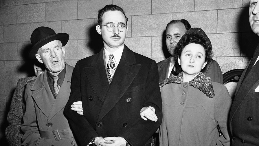 Юлиус и Этель Розенберги во время судебного процесса в&nbsp;1951 году