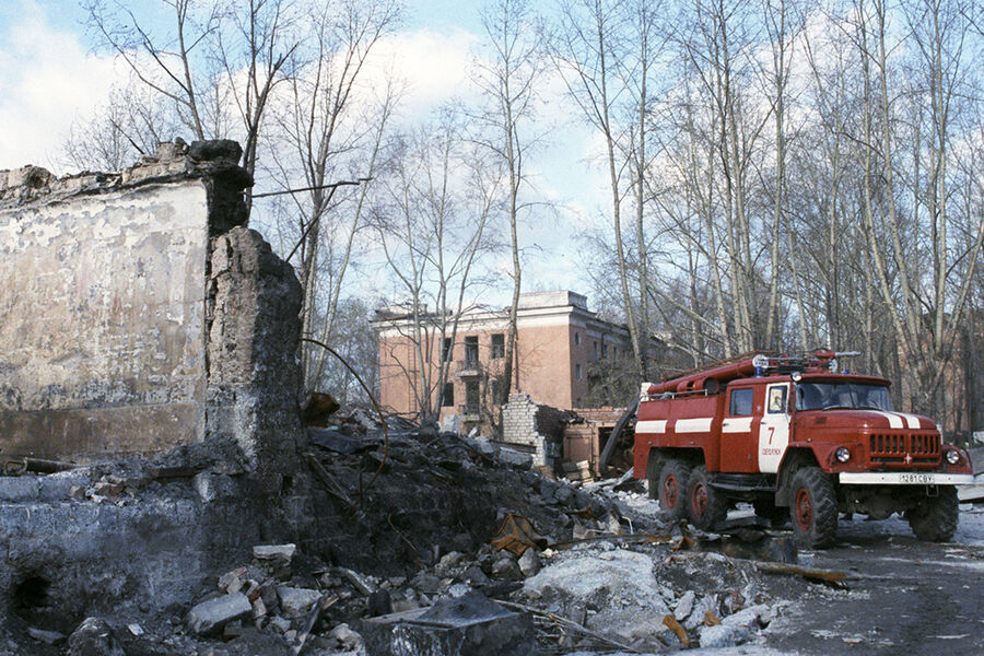 Разрушенная железнодорожная станция &laquo;Свердловск-сортировочный&raquo; после взрыва вагона со взрывчатым веществом, 4&nbsp;октября 1988&nbsp;года