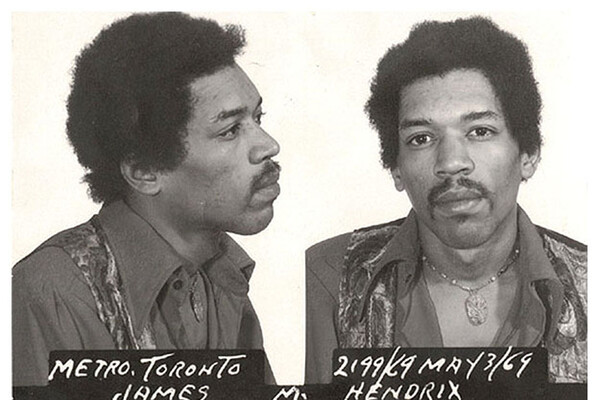 Джими Хендрикс после ареста в&nbsp;аэропорту Торонто в&nbsp;мае 1969&nbsp;года после того, как в&nbsp;его багаже были обнаружены наркотики