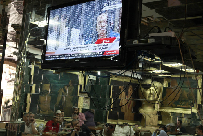 Первое заседание суда над&nbsp;экс-президентом Хосни Мубараком транслировалось египетским гостелевидением в&nbsp;прямом эфире.