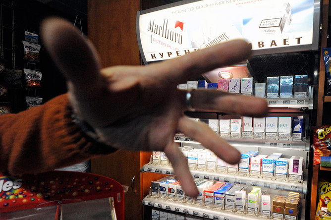 Минздрав предлагает запретить продажу сигарет в ларьках 