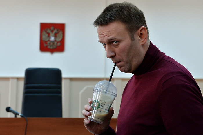 Алексей Навальный во время рассмотрения ходатайства следствия о&nbsp;его домашнем аресте в&nbsp;Басманном суде Москвы