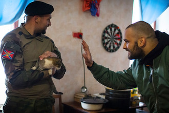 Бойцы интернационального отряда при бригаде «Призрак» Алексея Мозгового в Луганской области