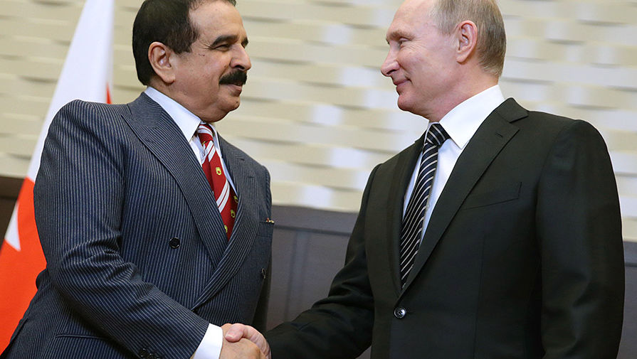 Король Бахрейна Хамад II бен Иса аль-Халиф и президент России Владимир Путин во время встречи в&nbsp;резиденции &laquo;Бочаров Ручей&raquo;