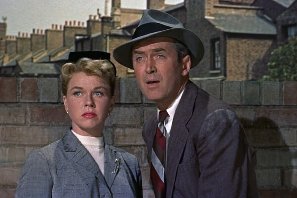 Кадр из фильма «Человек, который слишком много знал» (1955)