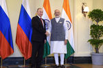 Президент РФ Владимир Путин на церемонии приветствия премьер-министром Республики Индии Нарендрой Моди в отеле «Тадж Экзотик» индийского штата Гоа
