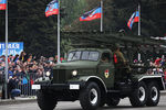 Боевая машина БМ-13 «Катюша» во время военного парада, посвященного 72-й годовщине Победы в Великой Отечественной войне в центре Донецка