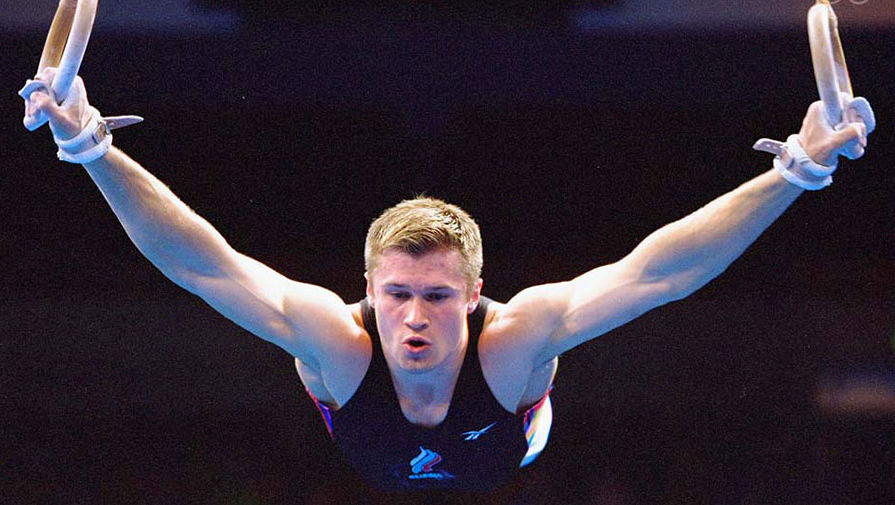 Алексей Немов во время выступления на кольцах