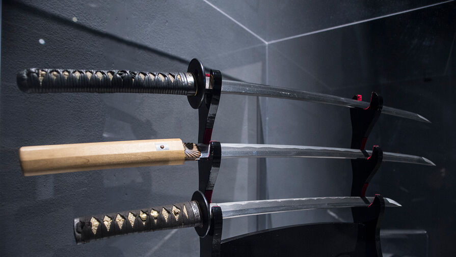 В Армавире пенсионерка избила соседа самурайским мечом