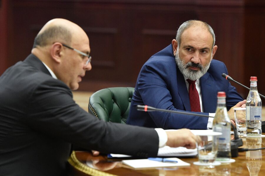 Председатель правительства РФ Михаил Мишустин и премьер-министр Армении Никол Пашинян