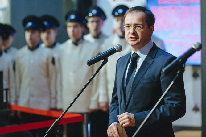 На открытии министр культуры Владимир Мединский рассказал, что цель фальсификаторов истории войны — развал России