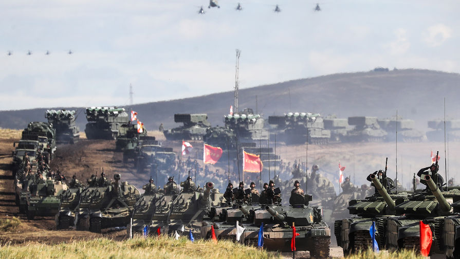 Парад участников военных маневров «Восток-2018» на забайкальском полигоне «Цугол», 13 сентября 2018 года