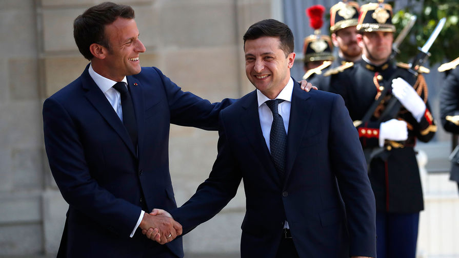 Президент Украины Владимир Зеленский и президент Франции Эммануэль Макрон в Елисейском дворце в Париже, 17 июня 2019 года