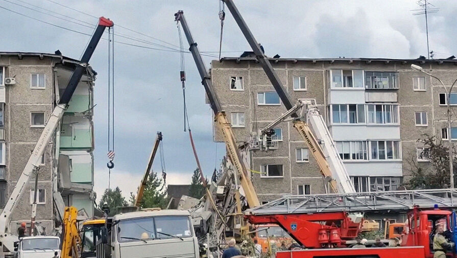 Стало известно, сколько людей приняли в ПВР после обрушения части дома в Нижнем Тагиле 